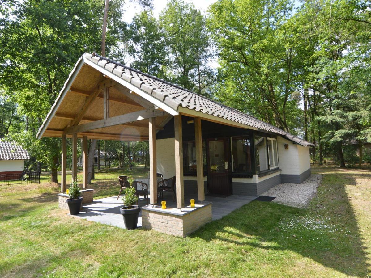 Detached Bungalow With Lovely Covered Terrace In A Nature Rich Holiday Park Stramproy Екстериор снимка