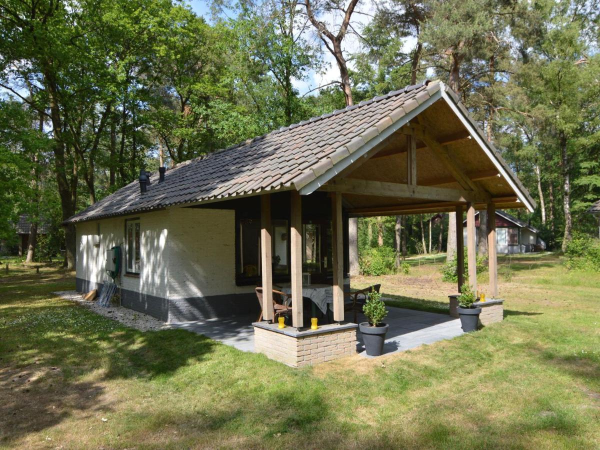 Detached Bungalow With Lovely Covered Terrace In A Nature Rich Holiday Park Stramproy Екстериор снимка
