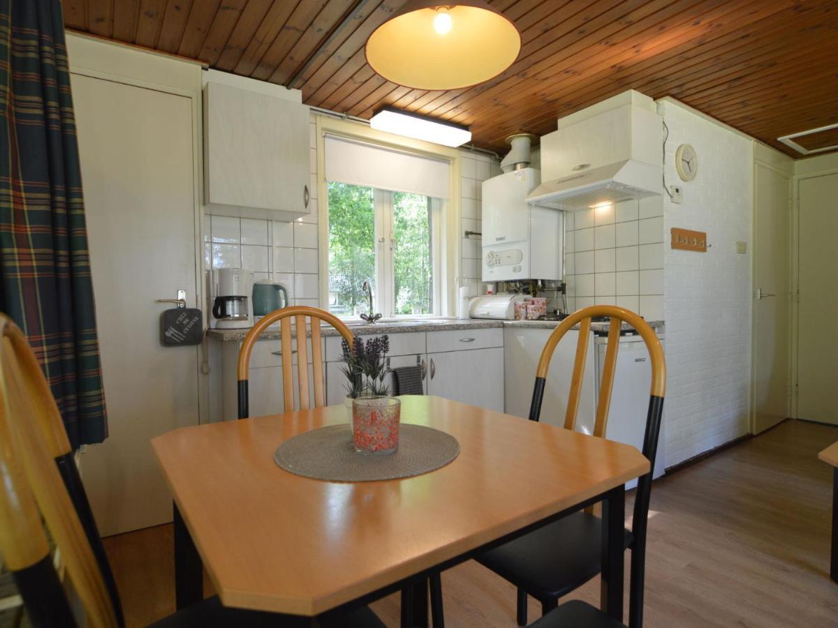 Detached Bungalow With Lovely Covered Terrace In A Nature Rich Holiday Park Stramproy Екстериор снимка
