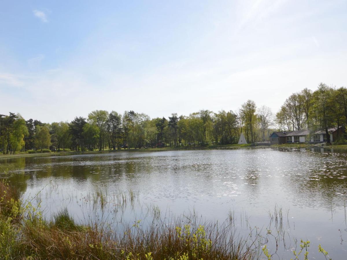 Detached Bungalow With Lovely Covered Terrace In A Nature Rich Holiday Park Stramproy Екстериор снимка