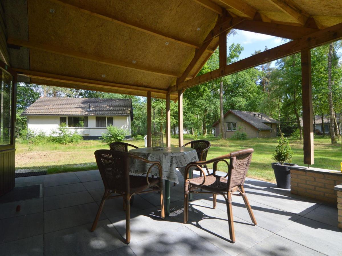 Detached Bungalow With Lovely Covered Terrace In A Nature Rich Holiday Park Stramproy Екстериор снимка