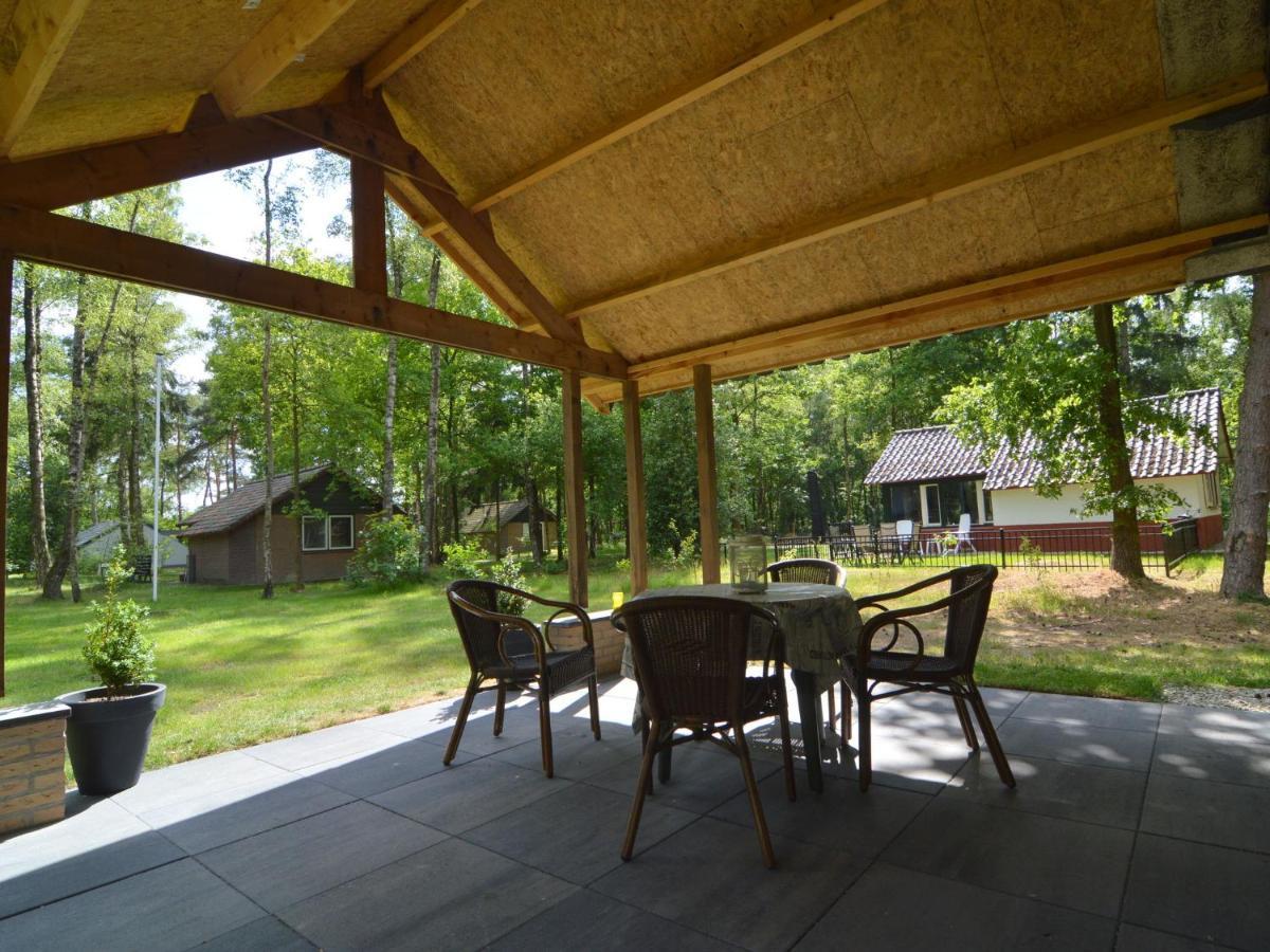 Detached Bungalow With Lovely Covered Terrace In A Nature Rich Holiday Park Stramproy Екстериор снимка